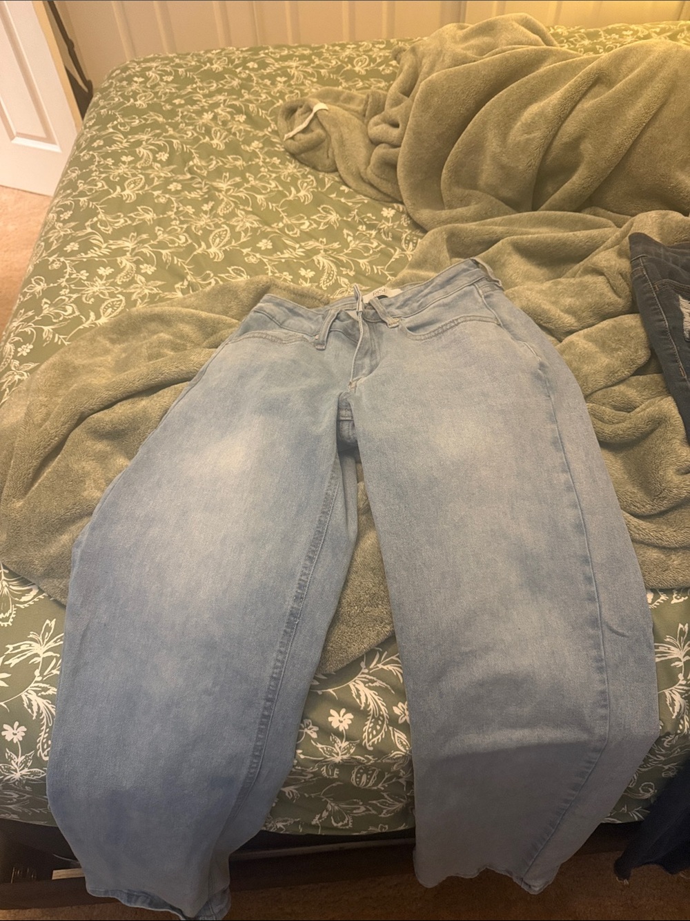 Light Blue Women's Relaxed Fit Jeans